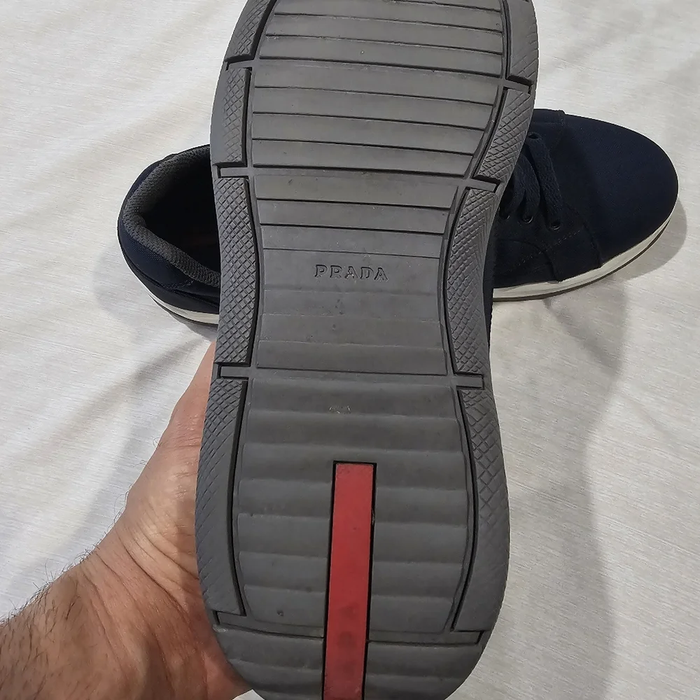 PRADA - Picture 8 of 8